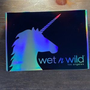 Wet n Wild Unicorn Glow - New still in box.